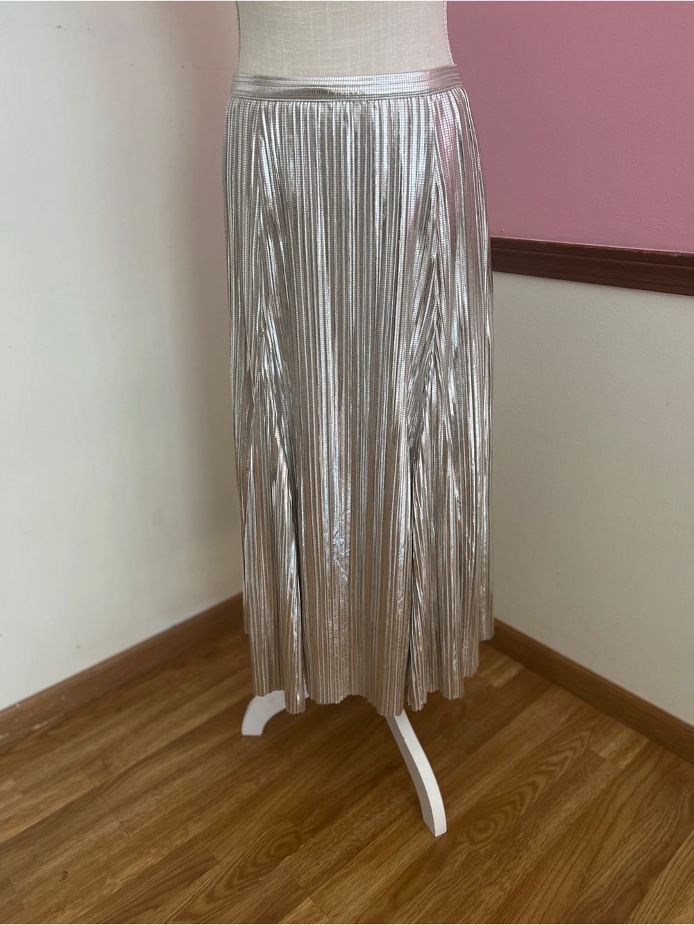 Metallic Pleated Midi Skirt - Picture 2 of 6